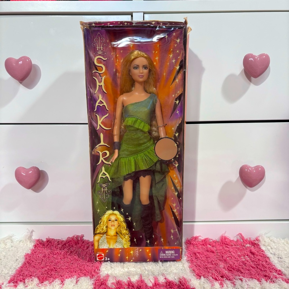 💃🏻 NIB Rare 2003 SHAKIRA Barbie in Green dress with tambourine 💃🏻